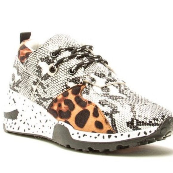 Animal print Lace up sneakers - Picture 2 of 3